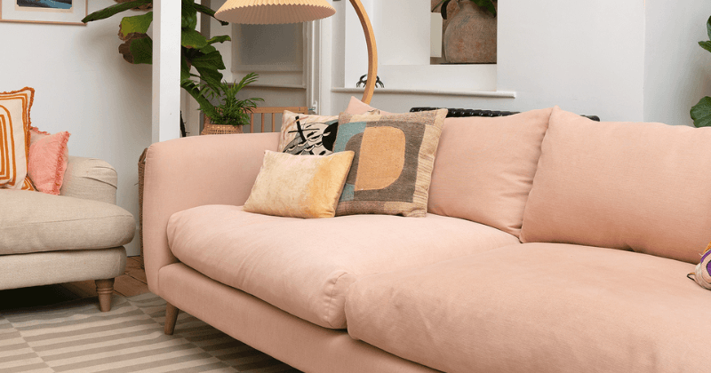 tips memilih sofa untuk ruang keluarga sempit